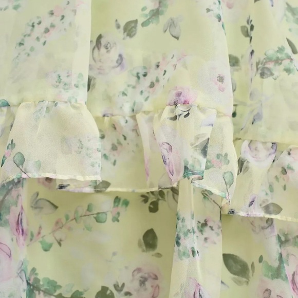 Mac Duggal Tiered A-Line Long-Sleeve Chiffon Gown Size 6 - Picture 3 of 5